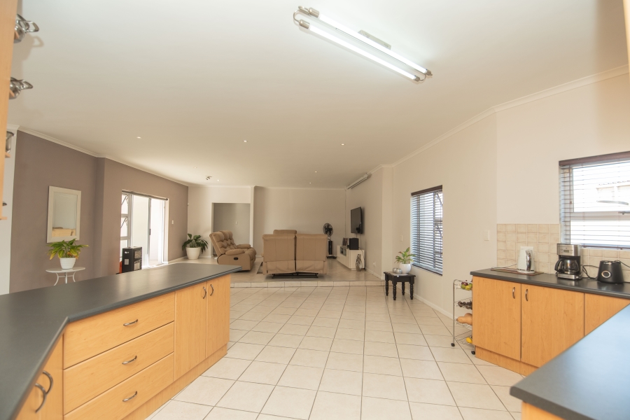 4 Bedroom Property for Sale in Summerstrand Eastern Cape